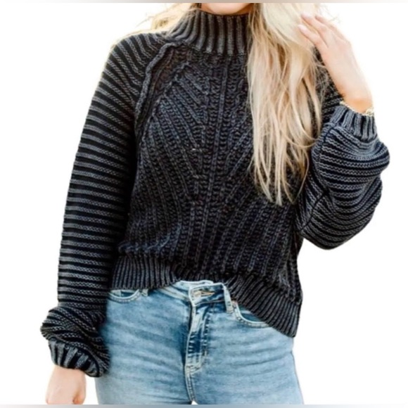 Free People Sweaters - Free People • NWT Sweetheart High-Low Chunky Knit Sweater Black Gray Size XS
